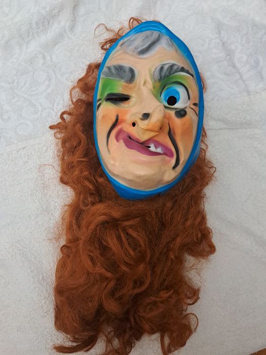 Vand masti pentru revelion