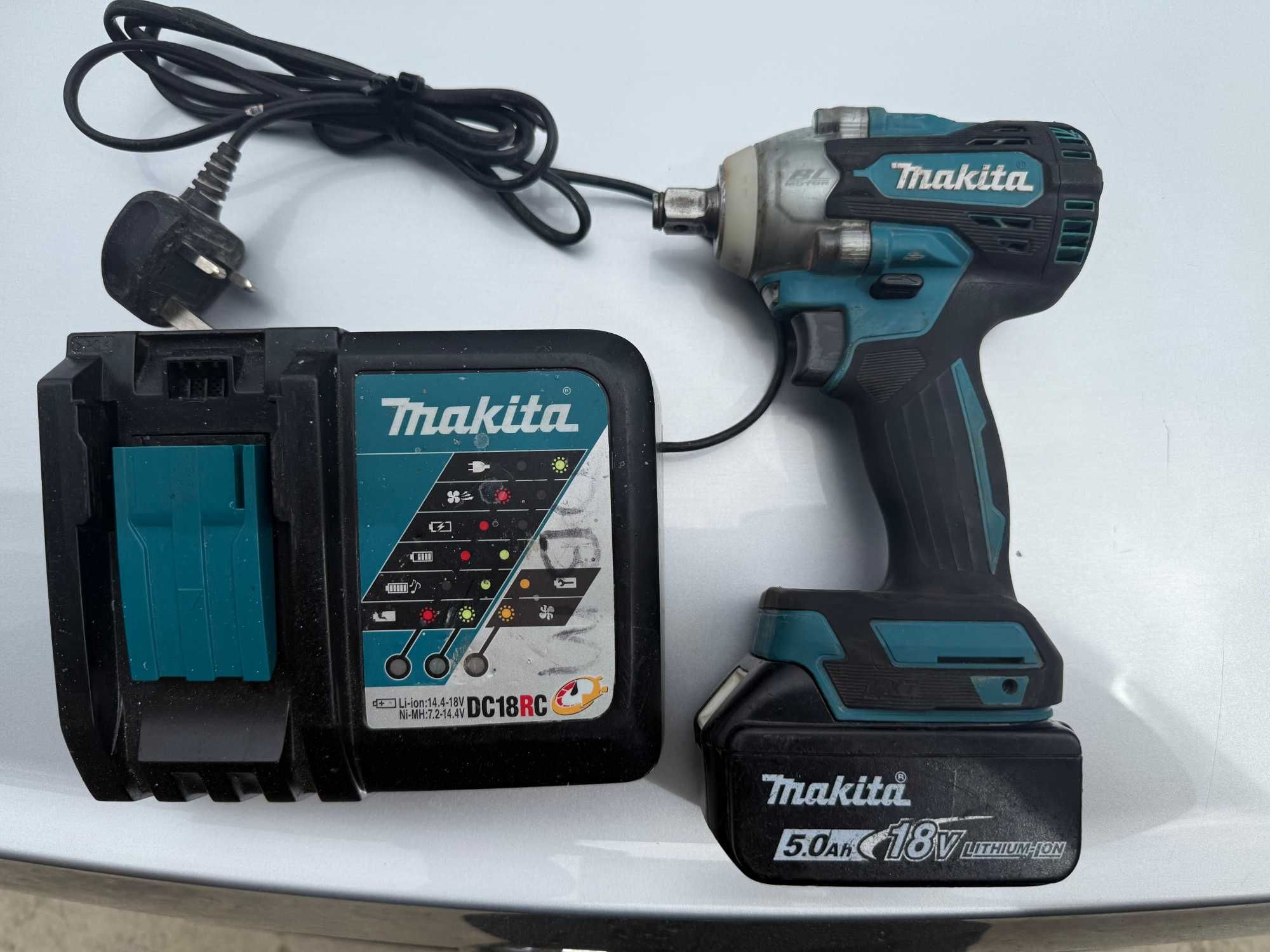 Makita DTW300 Гайковерт