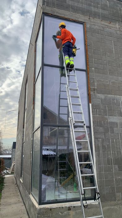 Профессиональная уборка при высотных работах