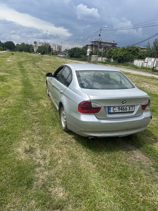 Продавам BMW 320