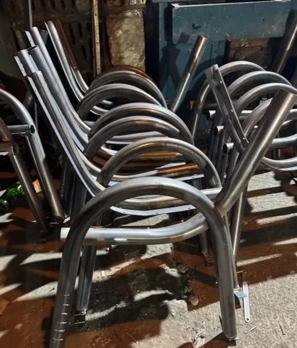 De vânzare Schelet metalic pt banca. Din țeava fin 4,5 cu 2 jumate.