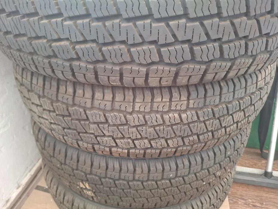 Проодам Комплект шин