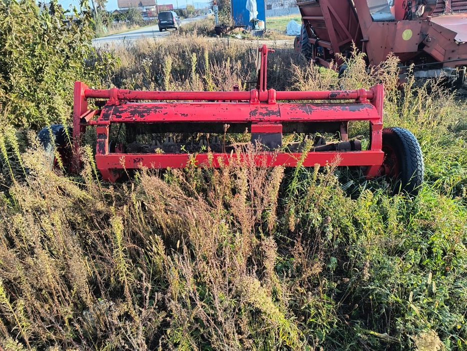 Vând tocătoare resturi vegetale