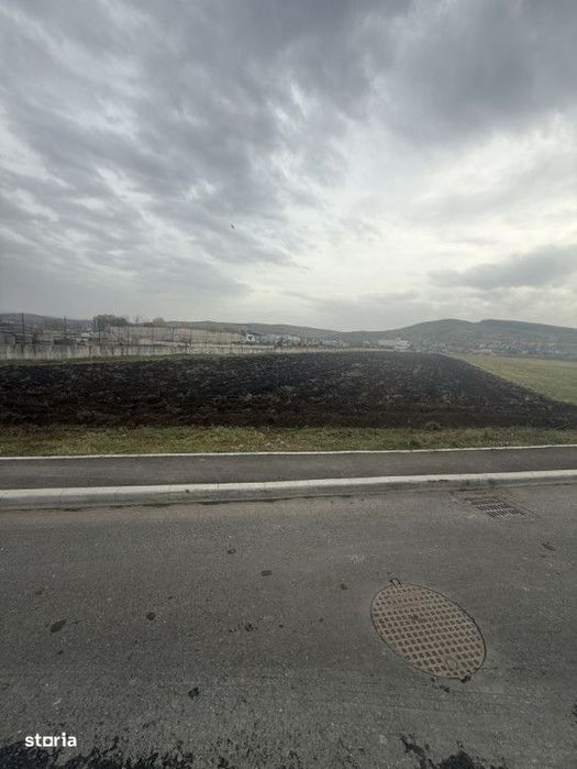 Teren intravilan - PUZ - 7200 mp - curent - apa - canalizare - Parc Ne