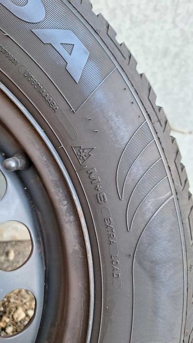 Roti Jante tabla + anvelope iarna + capace VW Passat 215 60 R16