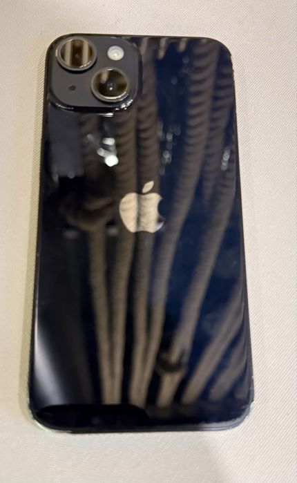 Vand Iphone 14 aproape nou !