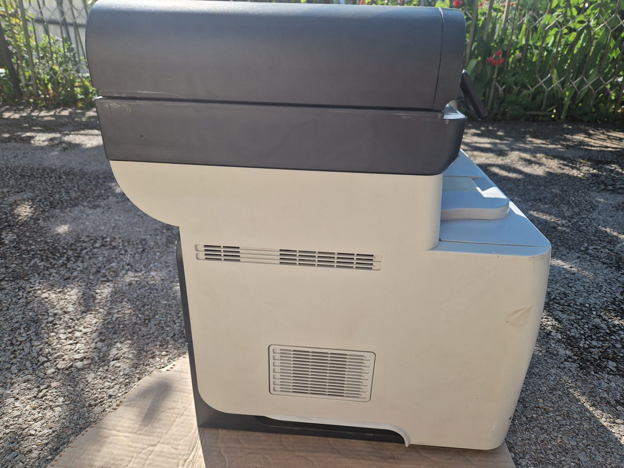Принтер HP LaserJet Pro M521dn