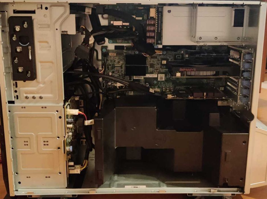 Server Dell Poweredge T320 E5-2470v2 cu 16 bay 2.5"