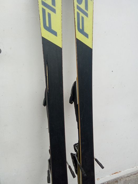 Ски с обувки в добро състояние