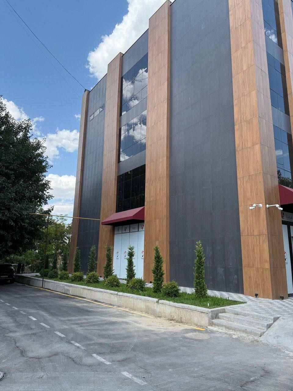Здание в аренду 1200м²