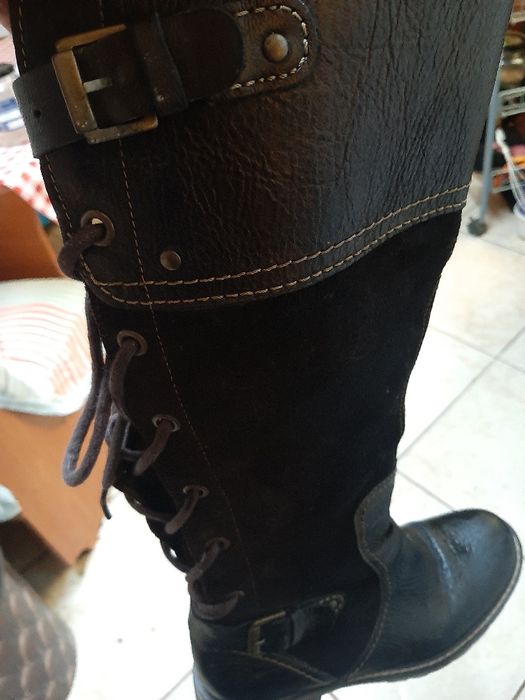 Vând cizme de dama din piele întoarsă cu piele