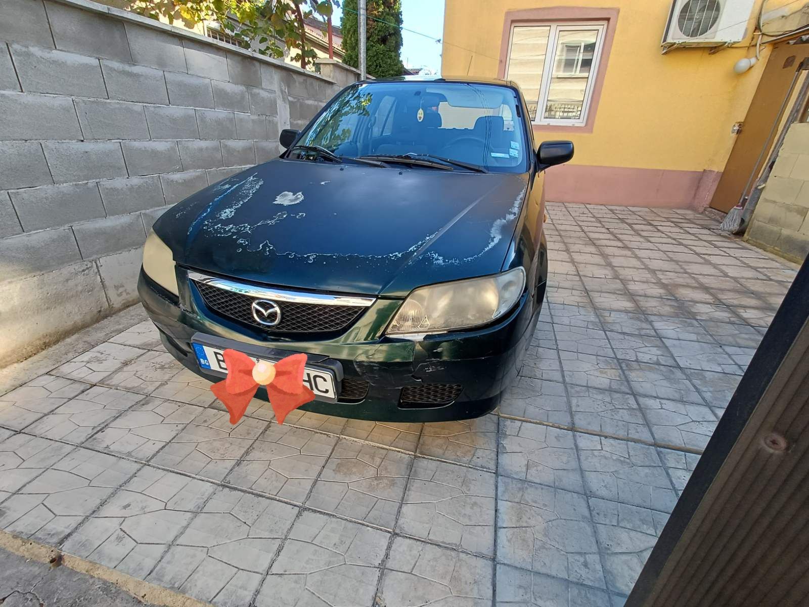 Продавам Mazda 323