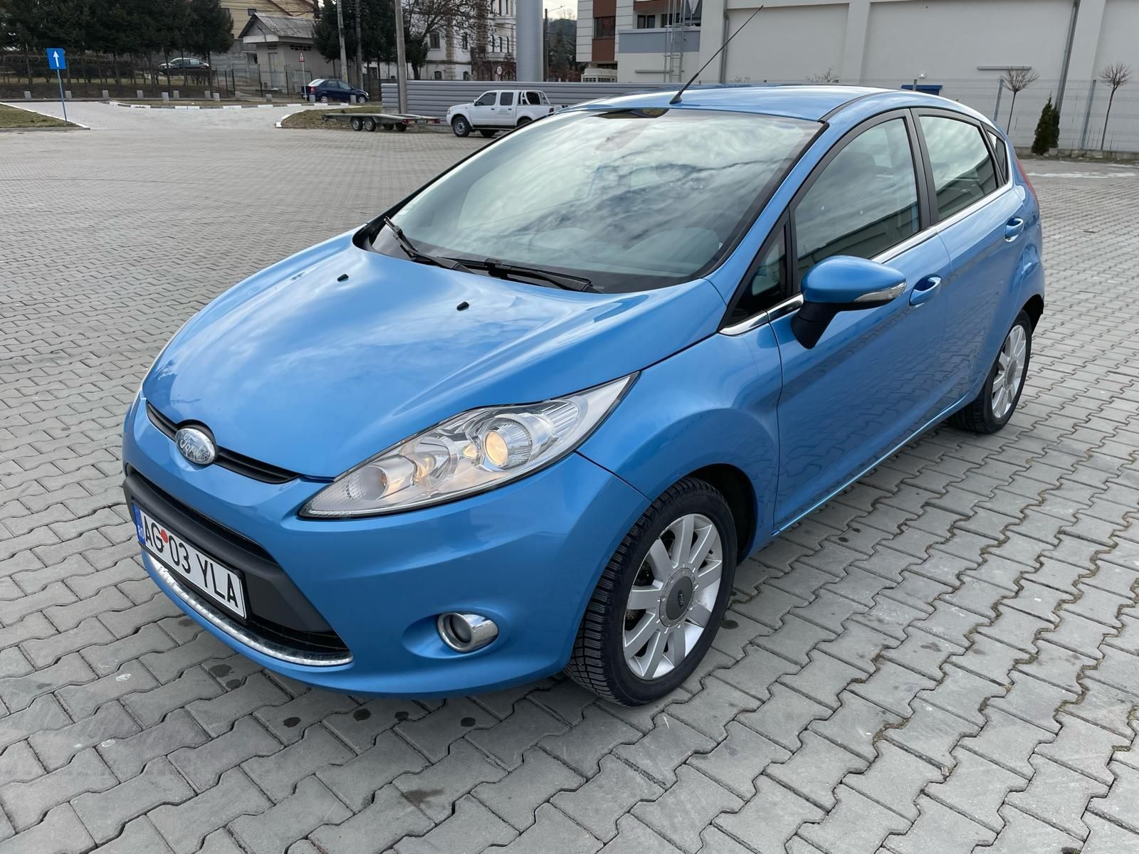 Ford fiesta 1,6Diesel 2009   pret 3400 Eeuro