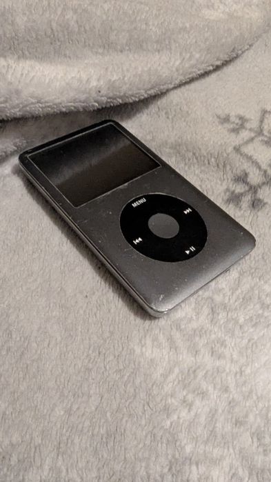 vând sau schimb iPod classic 7th gen 160gb