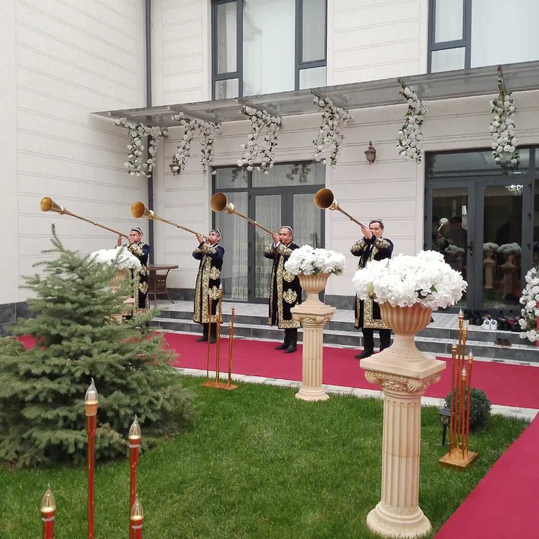 Kарнай  сурнай Наво халқ ансамбли.