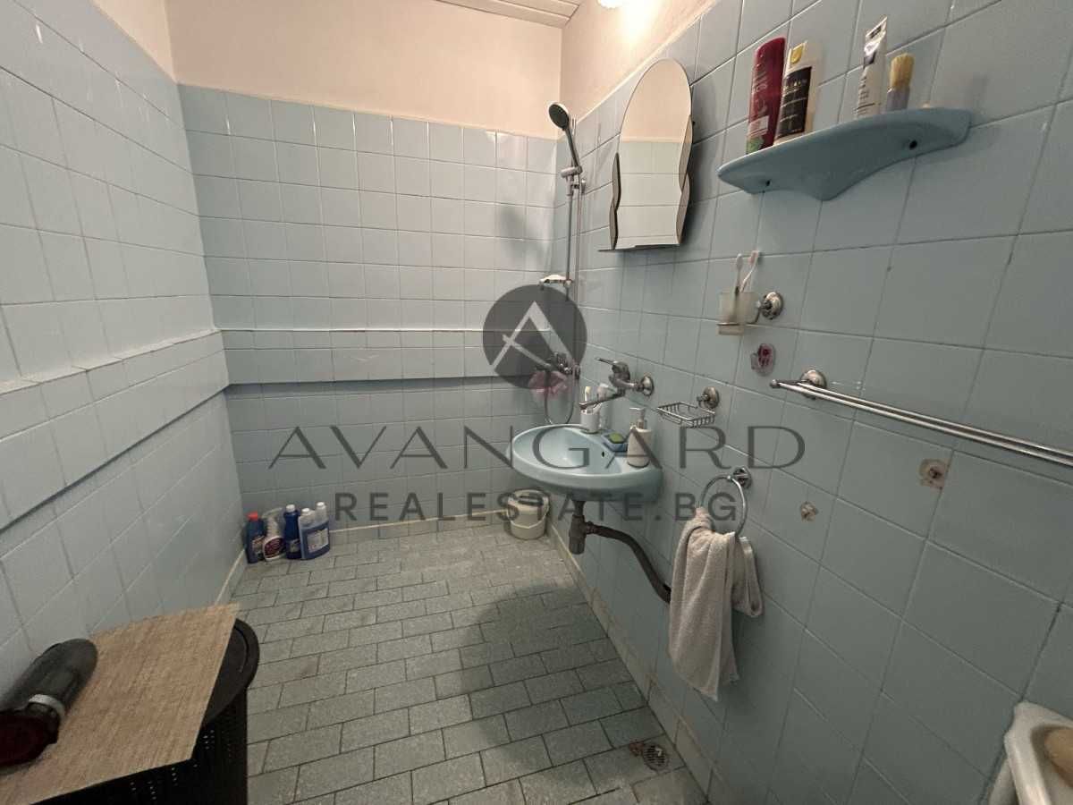 Продава се Тристаен апартамент в Пловдив, Кючук Париж - 84 кв.м за 1548 €/кв.м - Снимка #14
