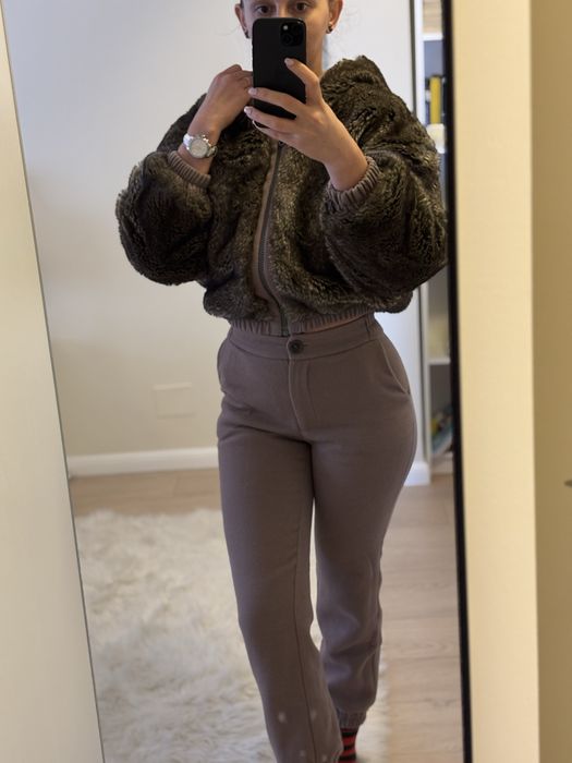 Costum din stofa cu haina de blana