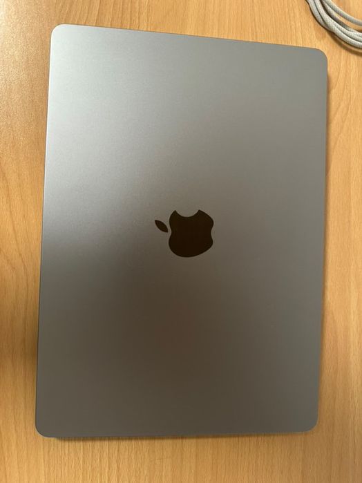 Apple Macbook M2 (2022)