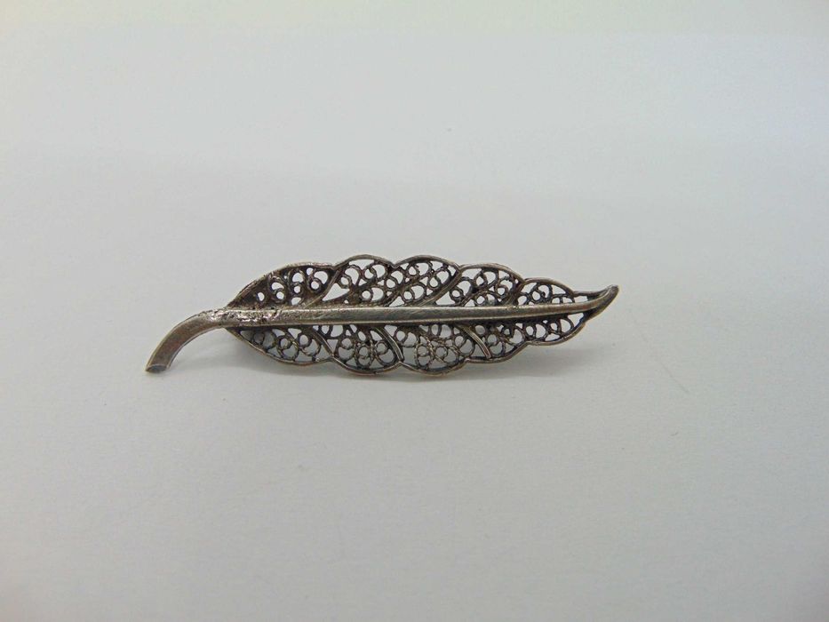 Brosa frunza din argint filigran