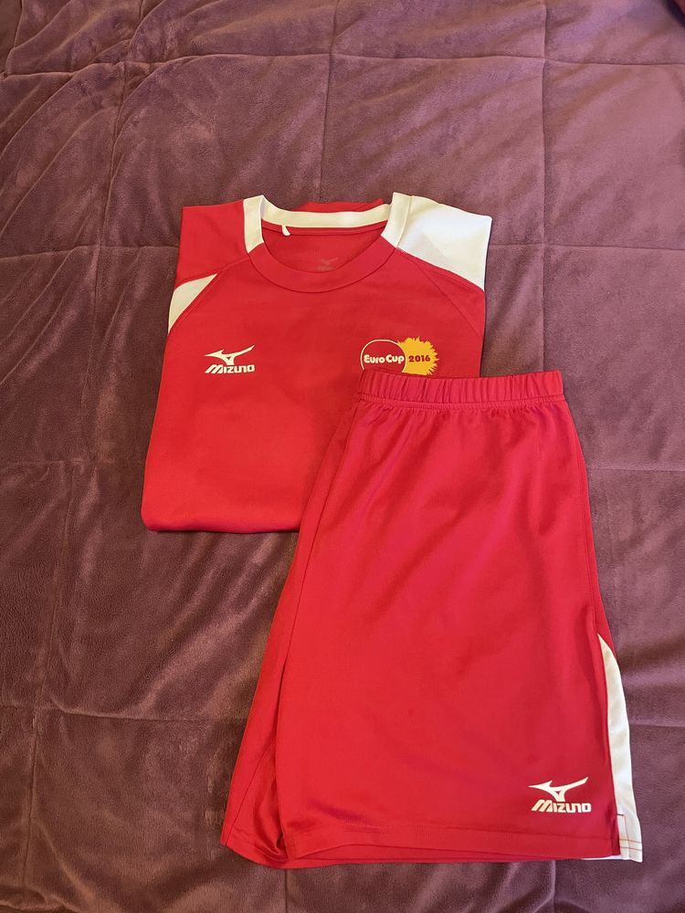 Mizuno, спортен екип -тениска и щорти