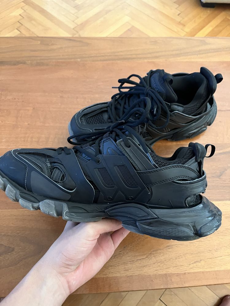 Balenciaga Track Black