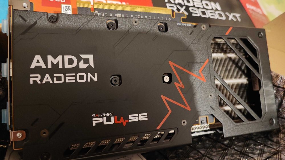 placa video gigabyte sapphire amd rx 9060 xt 8gb nouă garanție