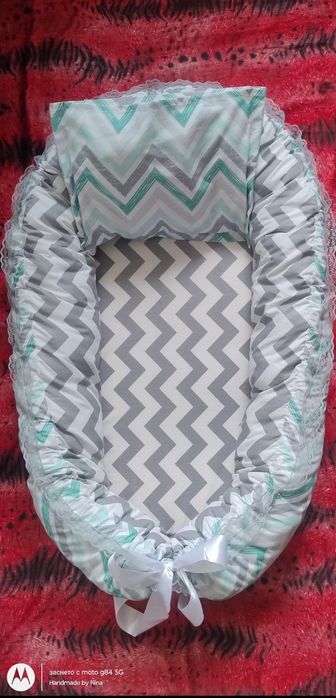 Двулицево бебешко гнездо с възглавничка