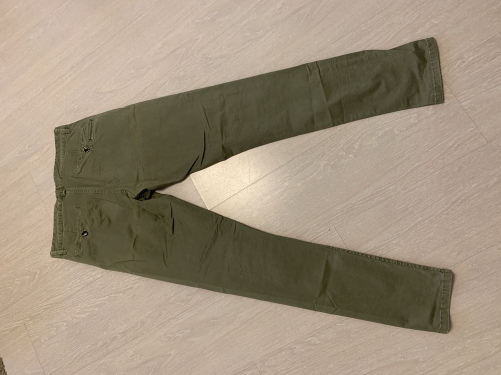 Pantaloni culoare army marimea 28