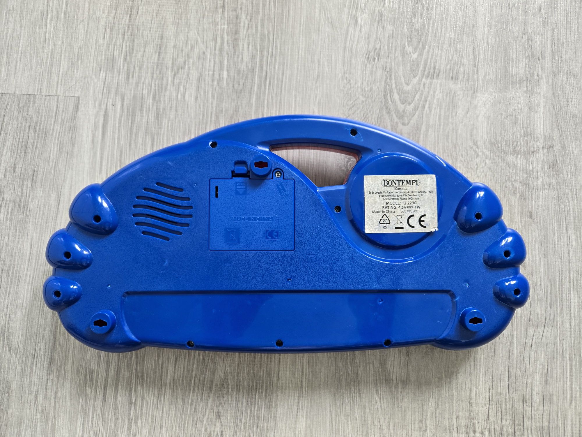 Разнообразни детски играчки