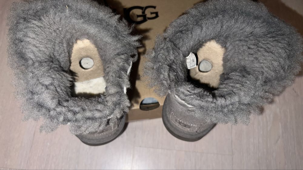 Cizme UGG piele intoarsa originale Mini Bailey cu cristal