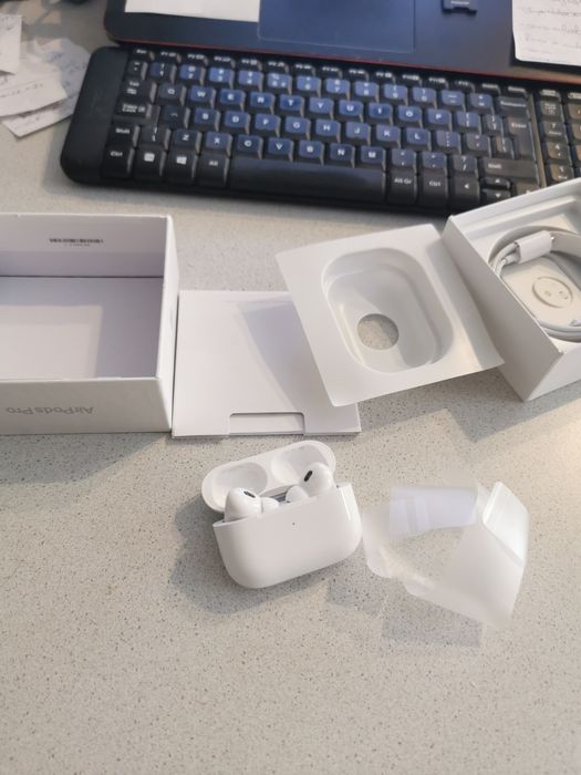 AirPods Pro (gen.2) A3049 A2968  cu carcasa de încarcare MagSafe noi