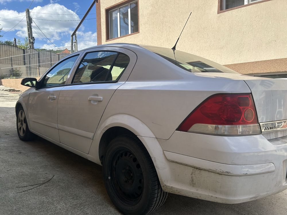 Opel astra h sedan 2008 1.7 diesel