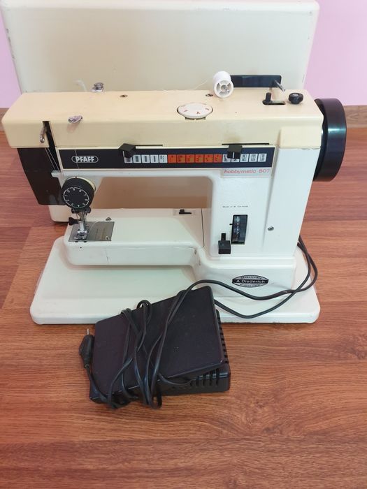 Vând mașini de cusut casnice profesionale