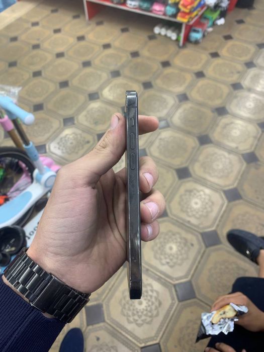 Iphone 12 pro xolata zòr 128 talik 76 yomkist