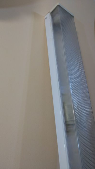 Corp aplicat tub led