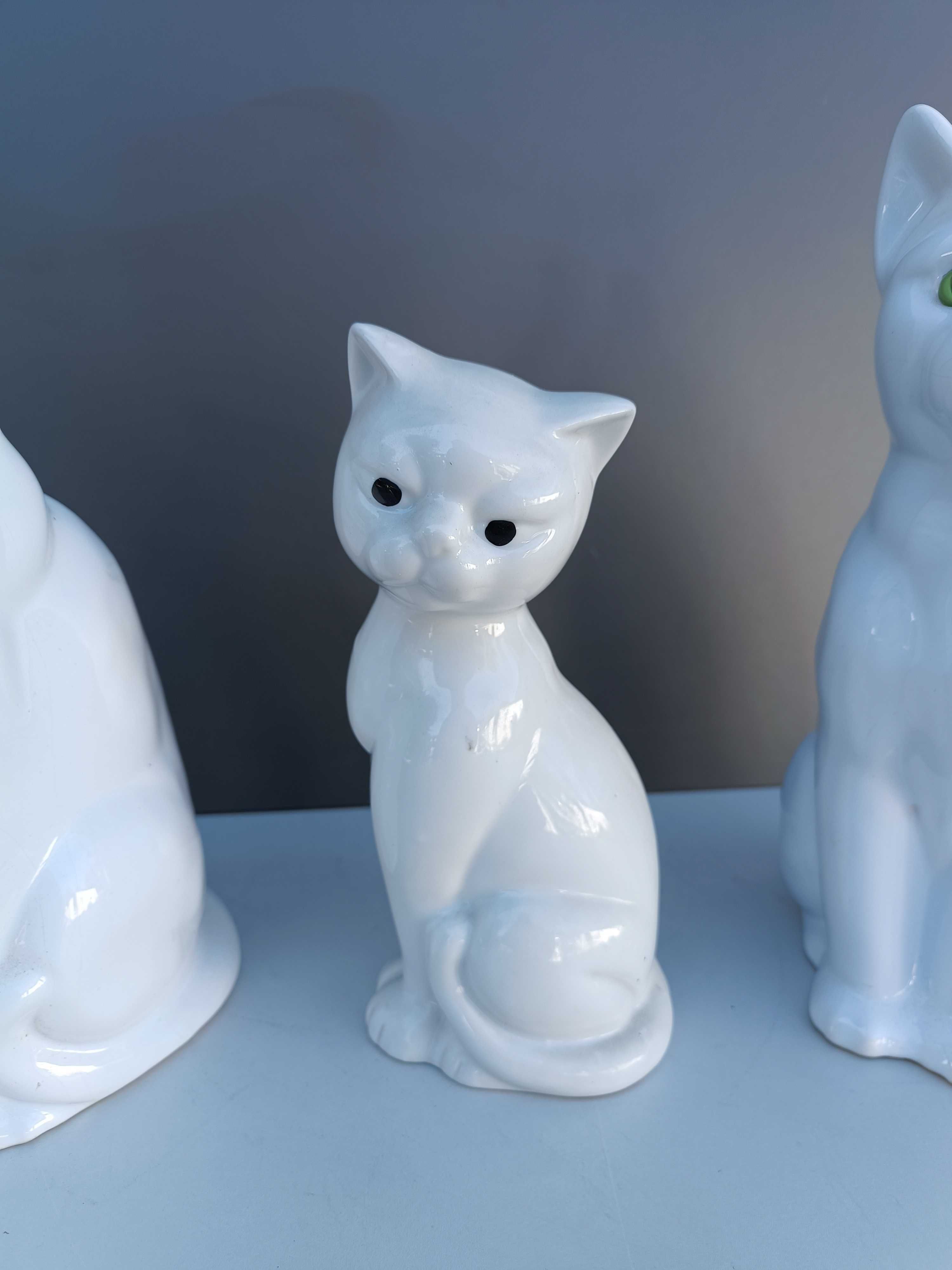 Ретро порцеланови фигури на котки. Внос Холандия