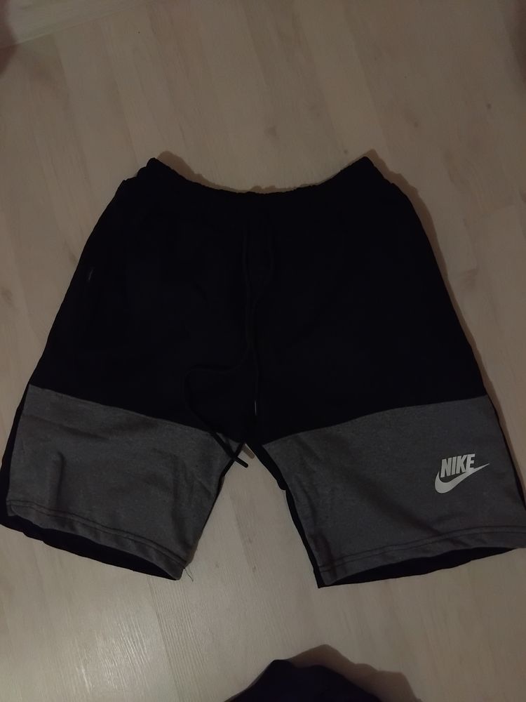 Pantaloni scurti Nike si Adidas.