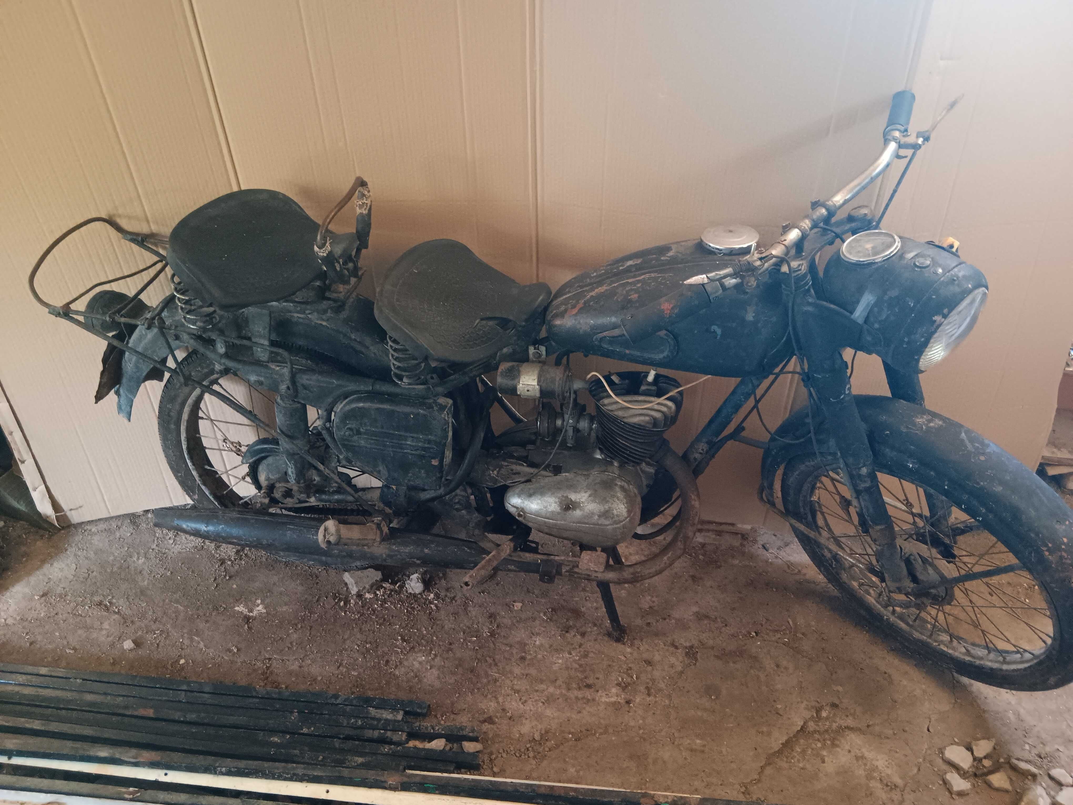 Продавам Мотоциклет Киевка К-58