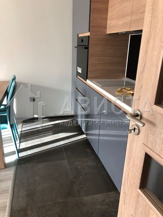 Дава се под наем Двустаен апартамент в София, Център - 75 кв.м за 800 € - Снимка #2