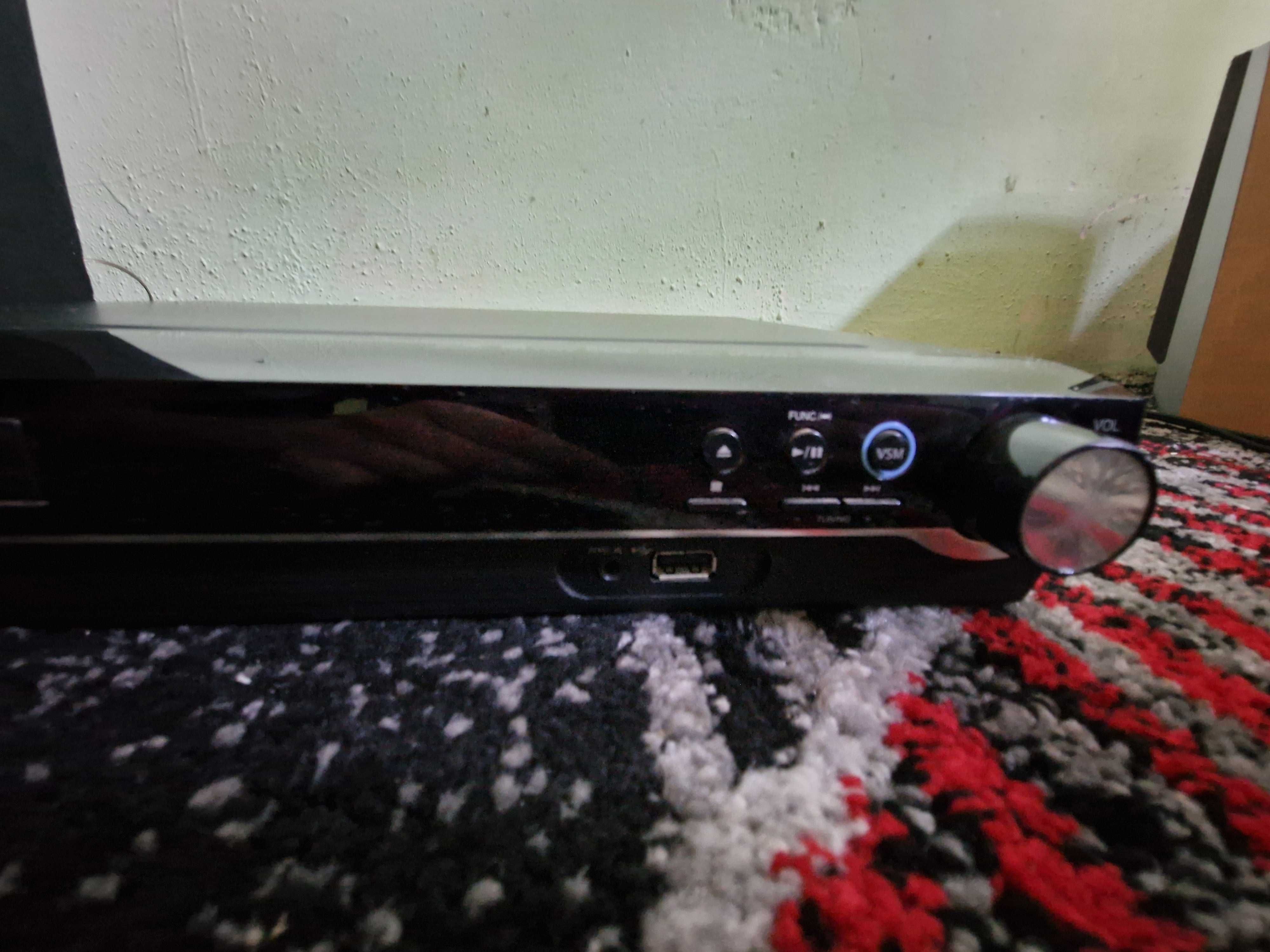 DVD плейър LG HT303SUW