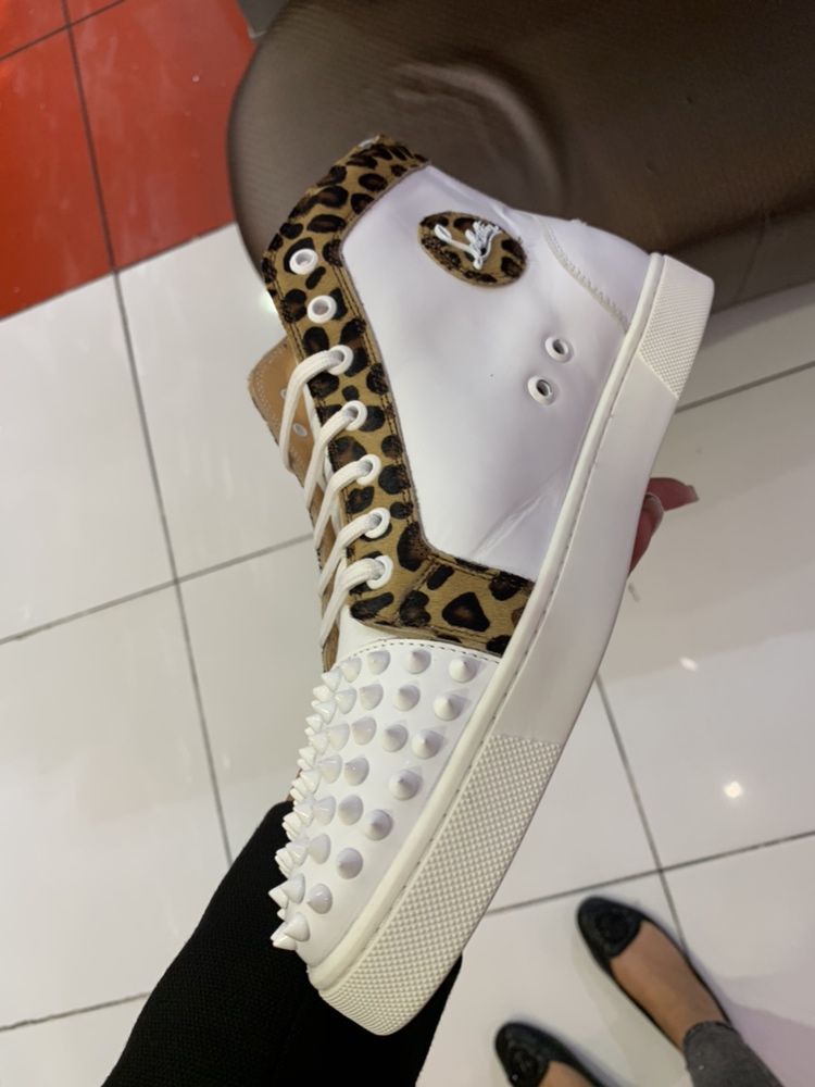 Ghete Louboutin ! Poze REALE ,piele naturală interior exterior !!! Pr