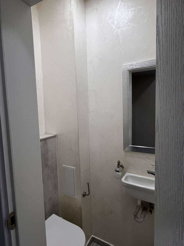 Дава се под наем Тристаен апартамент в София, Център - 85 кв.м за 1020 € - Снимка #11