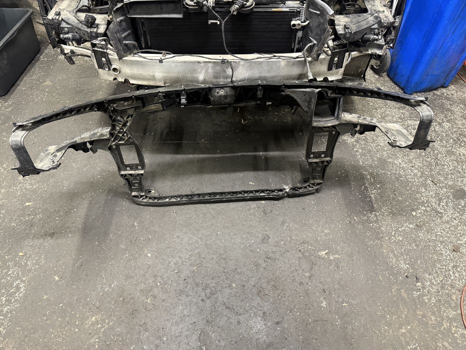 Audi a8 d4 Маска