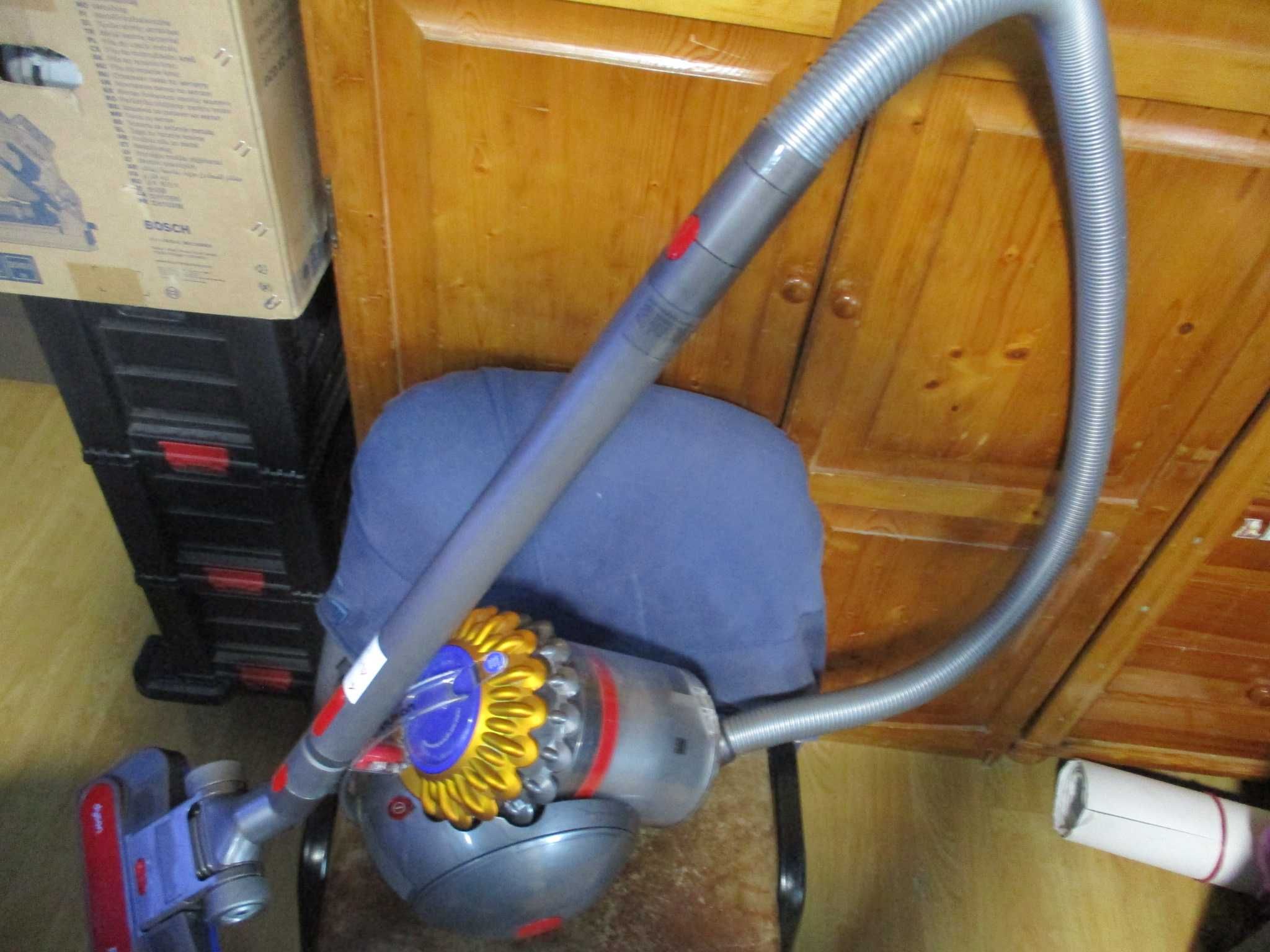 aspirator dyson big ball