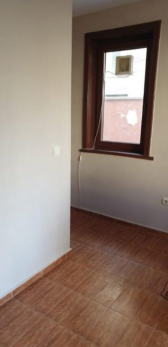 Дава се под наем Магазин в Бургас, Център - 20 кв.м за 204 € - Снимка #2
