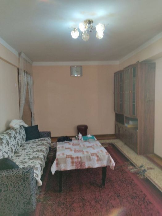 Olmazor tumani prakratura oldidan uy sotiladi