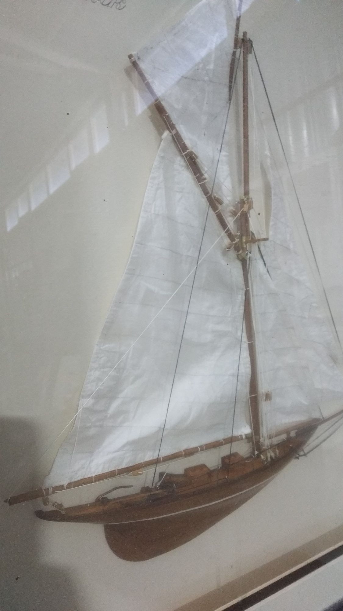 Огромен макет на Ветроходна яхта в рамка с стъкло. Внос Франция