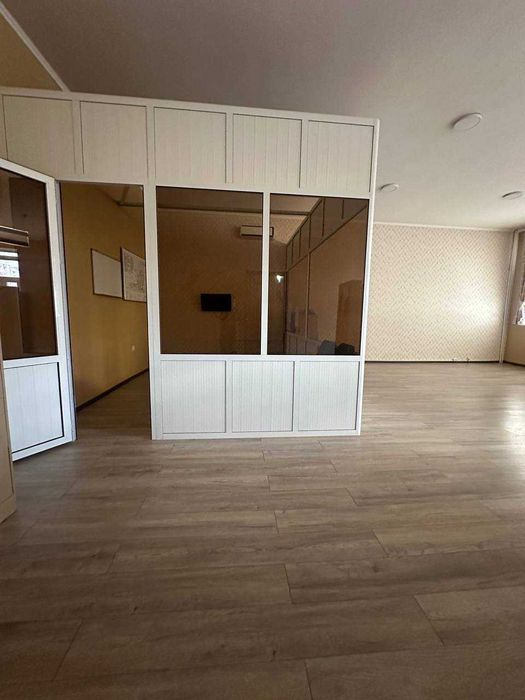 Продается дом под любой бизнес, 6 соток,  630 кв. ор-н 8 роддом