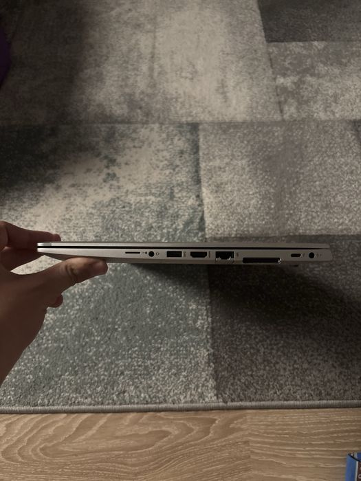 vand laptop perfect pentru ofice