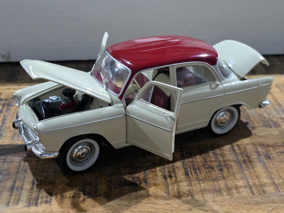 Macheta Auto 1/18 NOREV Simca Aronde P60